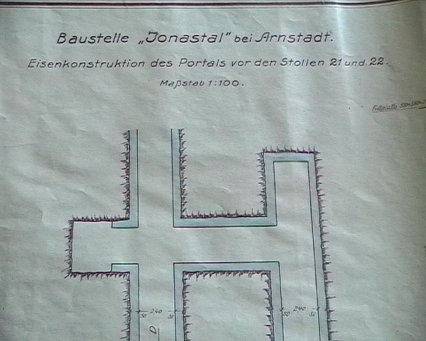 Eisenkonstruktion vor Stollen 21 und 22