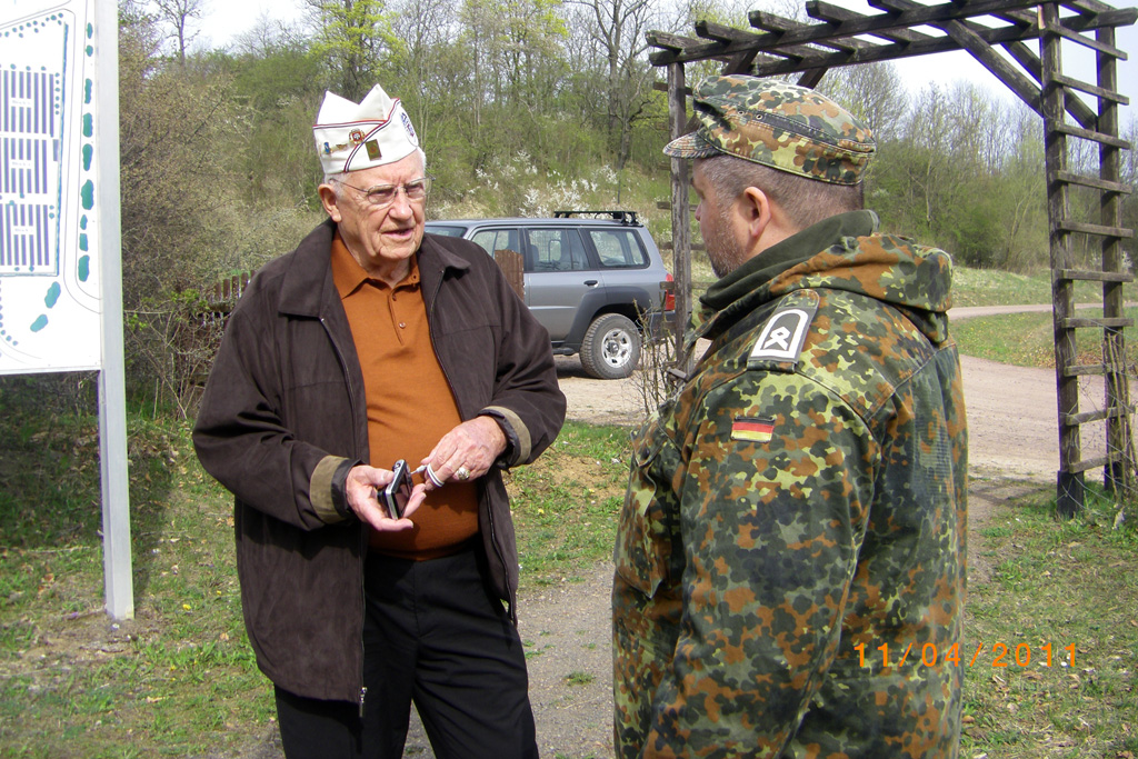 Kranzniederlegung auf dem TrÜPlz Ohrdruf