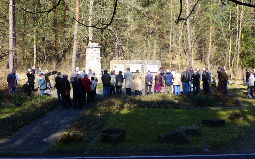 Gedenkveranstaltungen und die Neueröffnung des Dokuzentrums